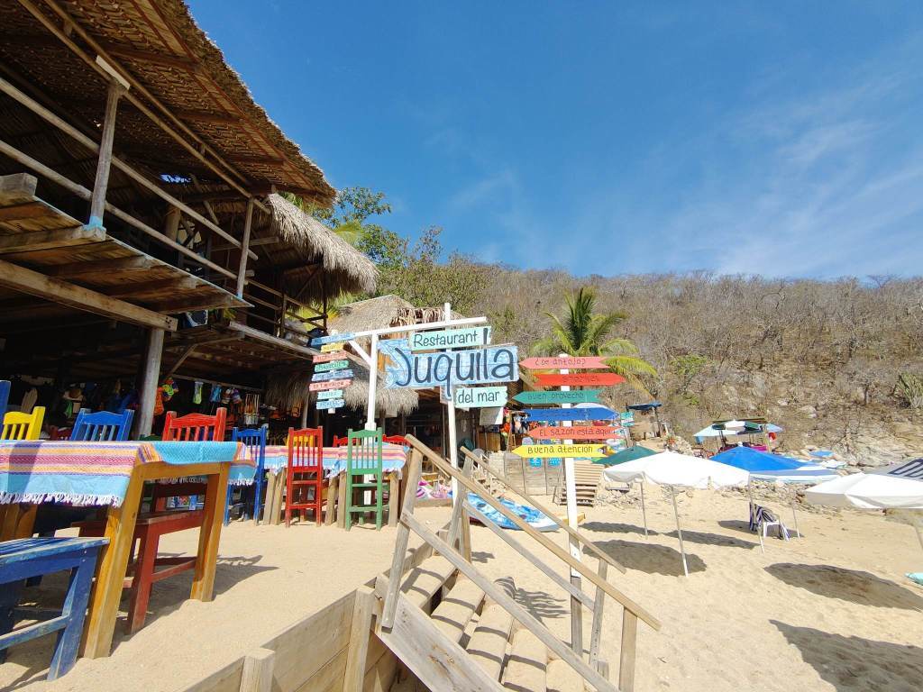 Restaurants at Playa La Entrega on the beach