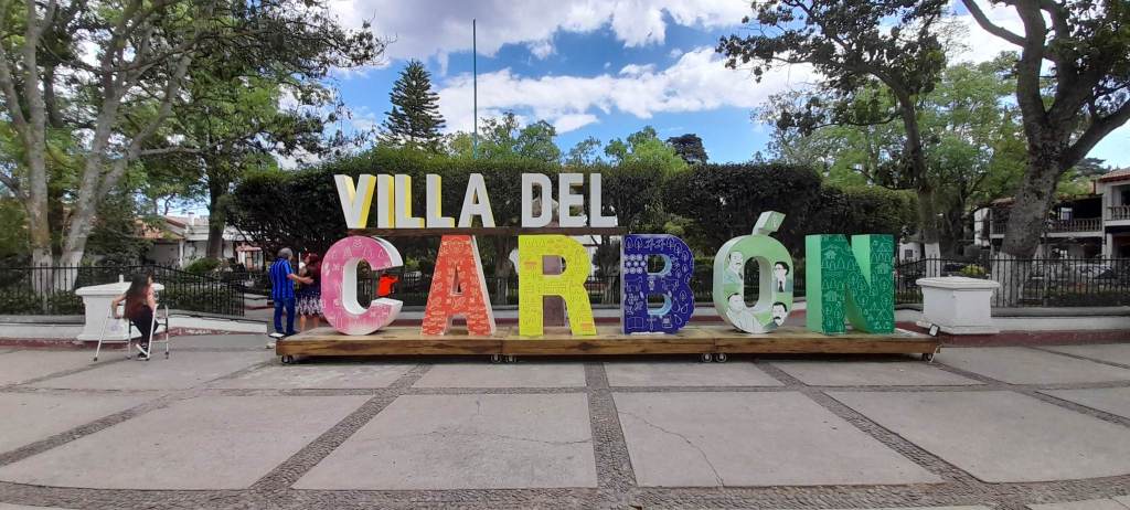 Villa Del Carbon Pueblo Magico sign