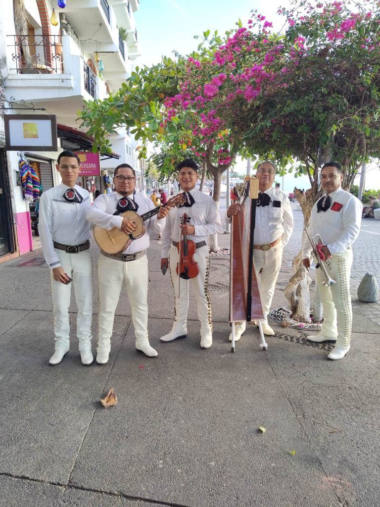 Origen Mexicano mariachi group