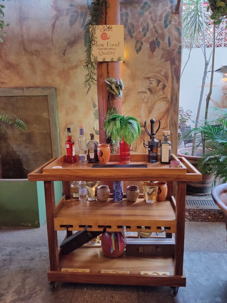 De Cantaro Restaurant display
