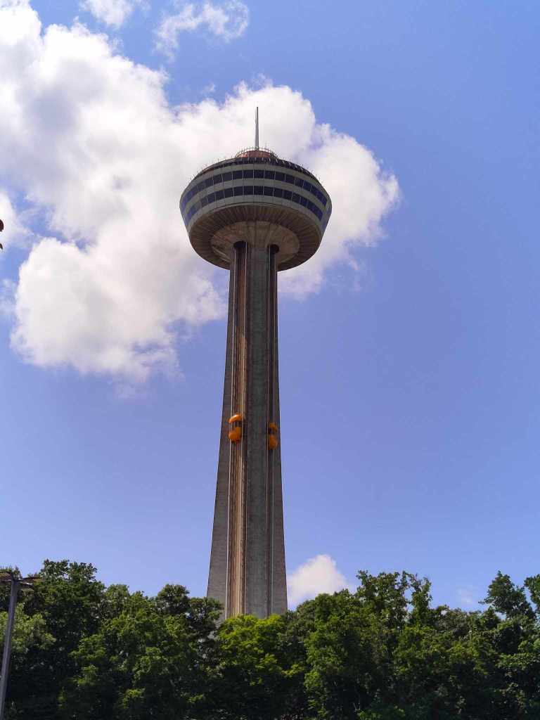 Skylon tower in Niagara Falls