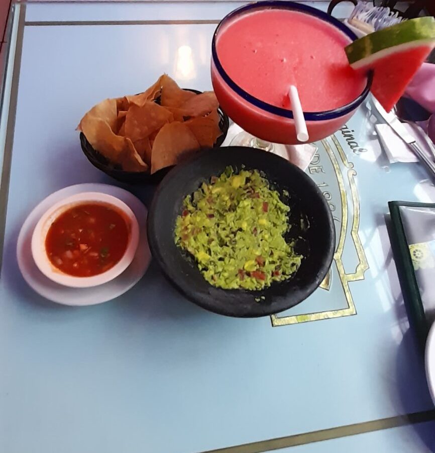 Pipi's guacamole and margarita