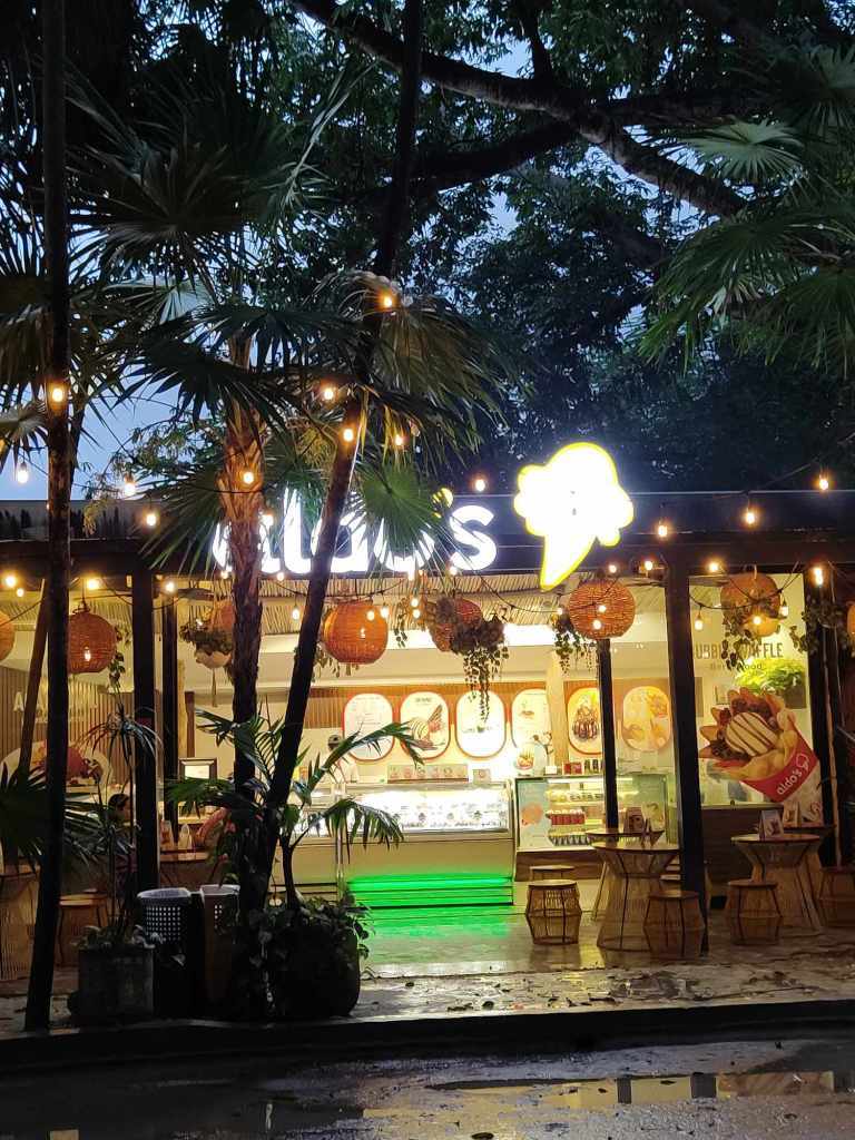 Aldo's Ice cream shop in Tulum